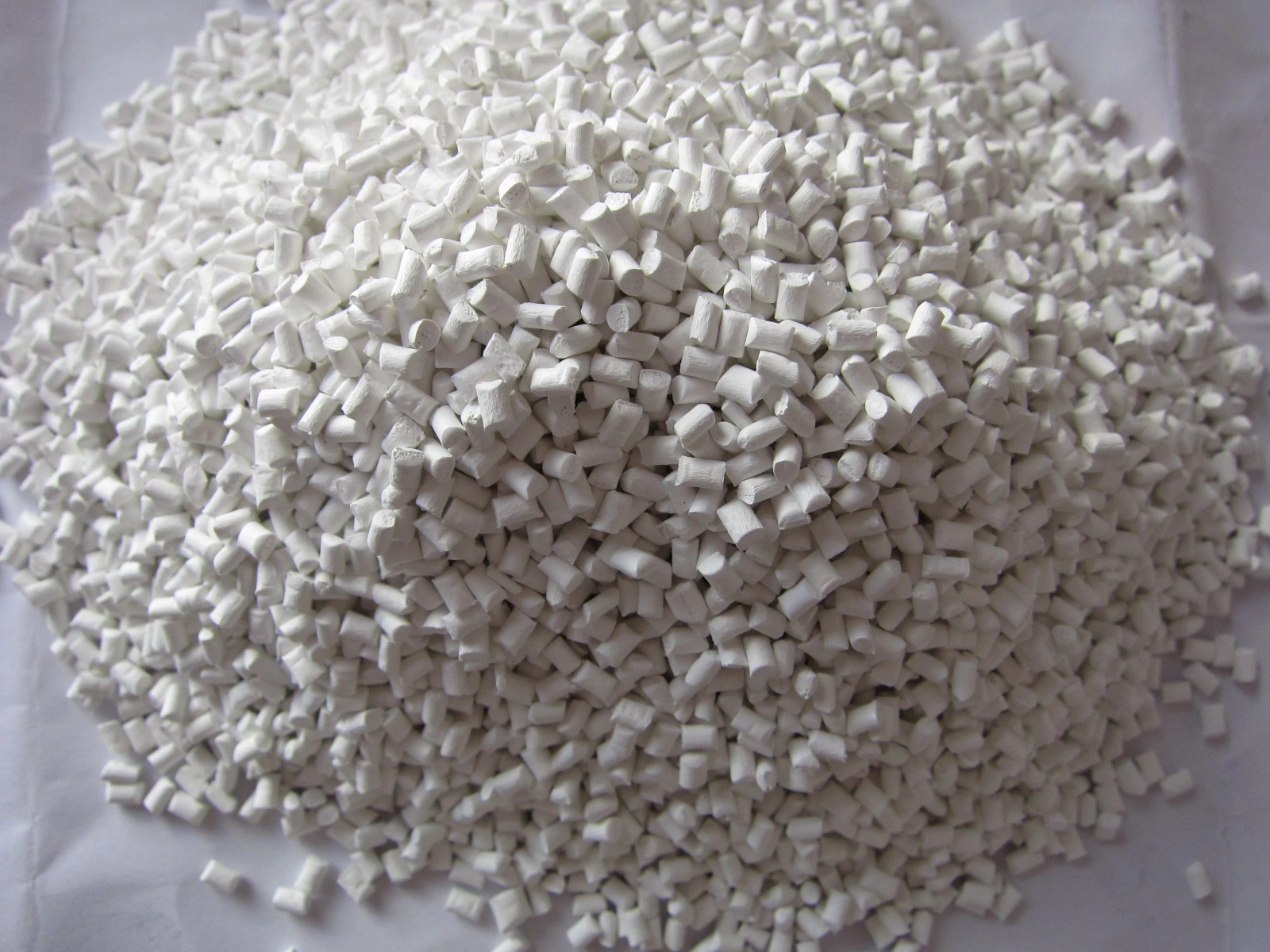 HẠT NHỰA PET - VẬT LIỆU NỀN TẢNG PHÁT TRIỂN NGÀNH CÔNG NGHIỆP SẢN XUẤT, CHẾ BIẾN NHỰA
