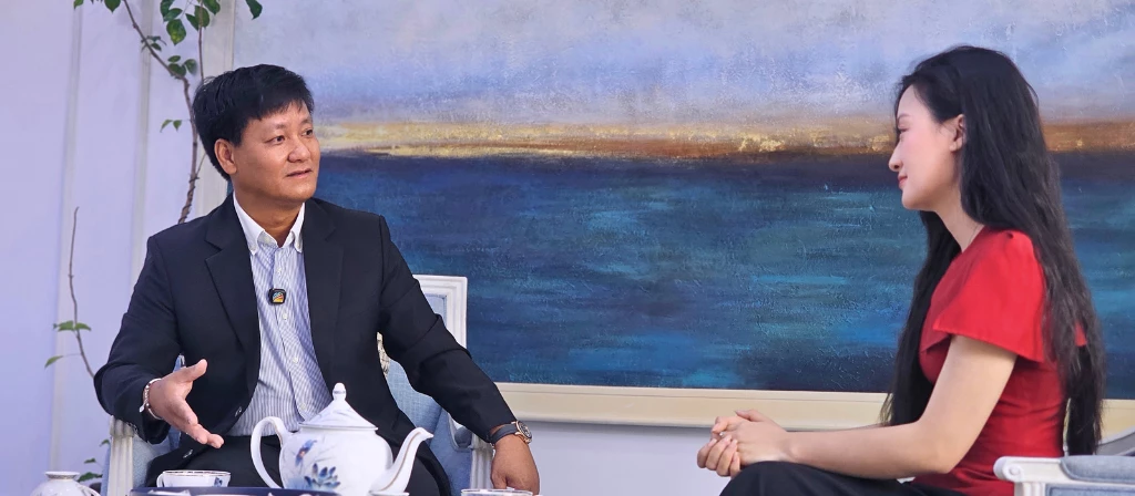 TỪ KHỞI ĐẦU ĐẦY THÁCH THỨC ĐẾN DOANH NGHIỆP VỮNG MẠNH: CÂU CHUYỆN Á ĐÔNG QUA LỜI DOANH NHÂN HỒ HOÀNG BẢO VINH