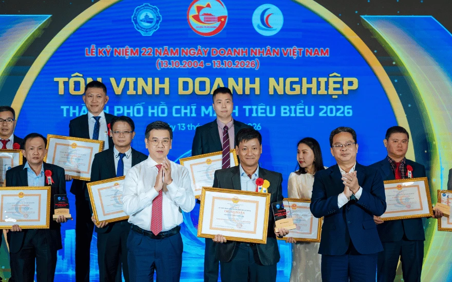 Á ĐÔNG ADG VÀ CHỦ TỊCH HỒ HOÀNG BẢO VINH: HÀNH TRÌNH 17 NĂM KIẾN TẠO CHUỖI GIÁ TRỊ NGÀNH NHỰA VÀ DẤU ẤN TIÊU BIỂU 2026